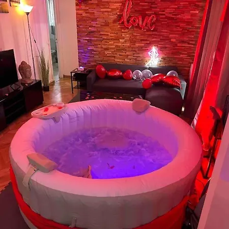 House 4 Apartment *