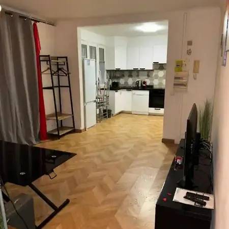 House 4 * Aulnay-sous-Bois